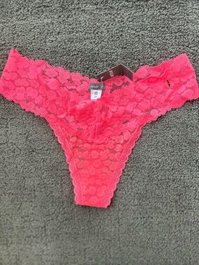 Aerie Neon Pink Floral Lace Thong Scalloped NWT Stretch Comfortable Size S